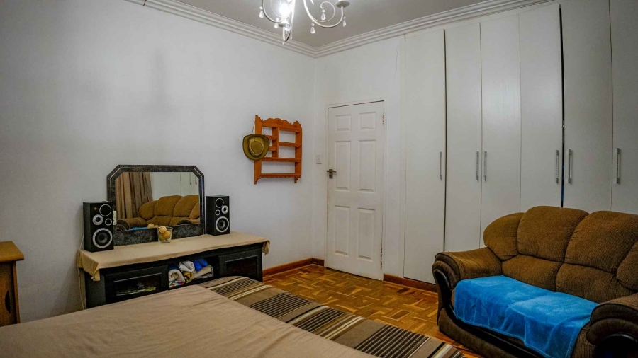 4 Bedroom Property for Sale in Kwaggafontein Free State